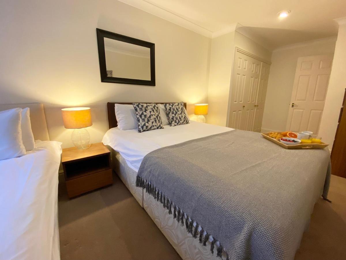 Stylish Apartments In Victoria & Westminster Londra Esterno foto