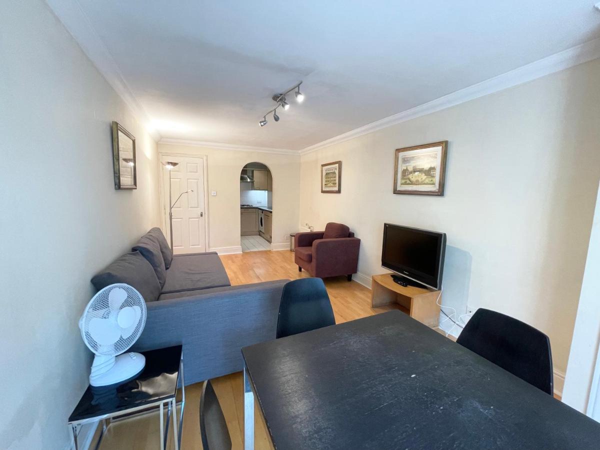 Stylish Apartments In Victoria & Westminster Londra Esterno foto