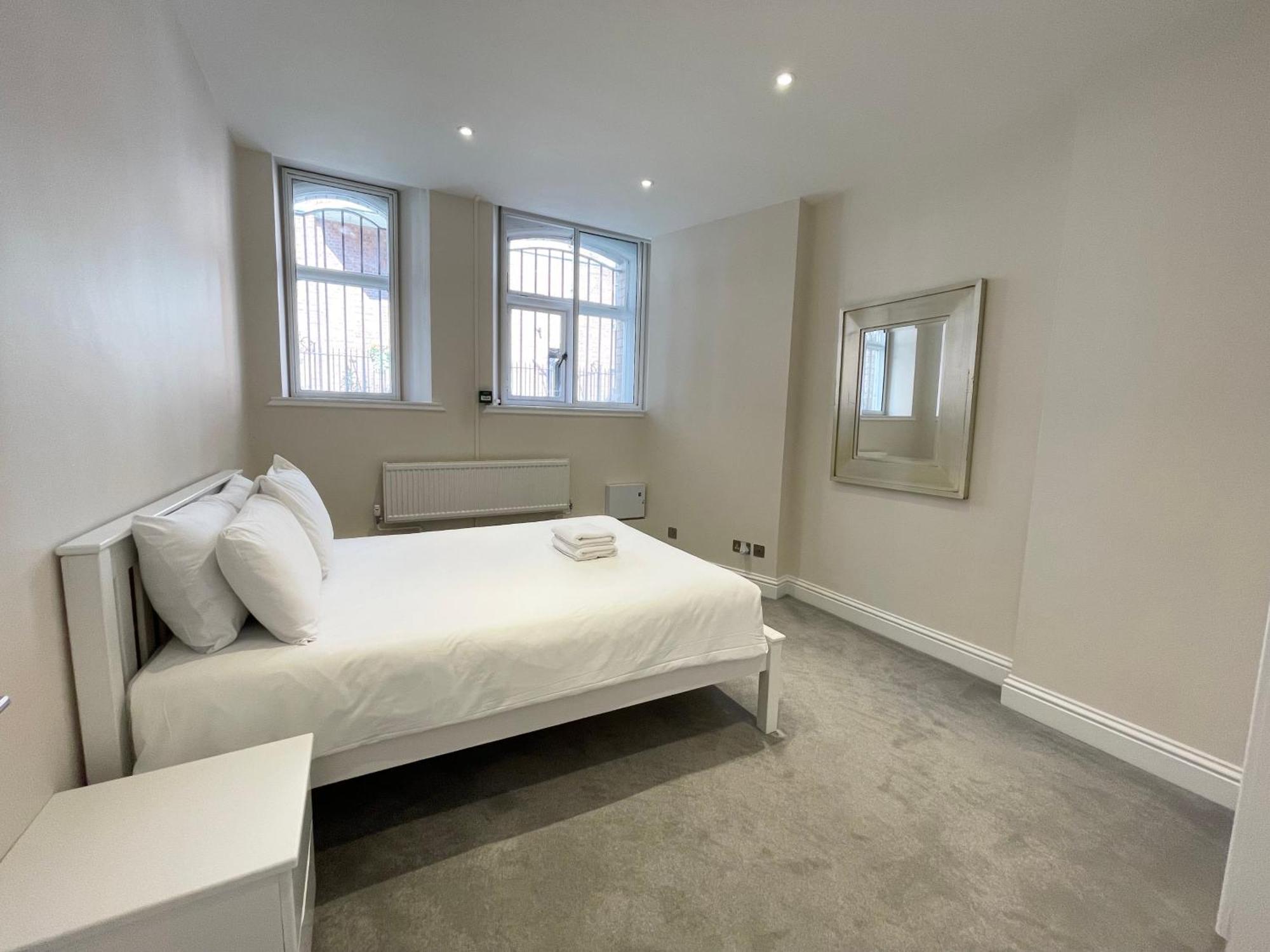 Stylish Apartments In Victoria & Westminster Londra Esterno foto