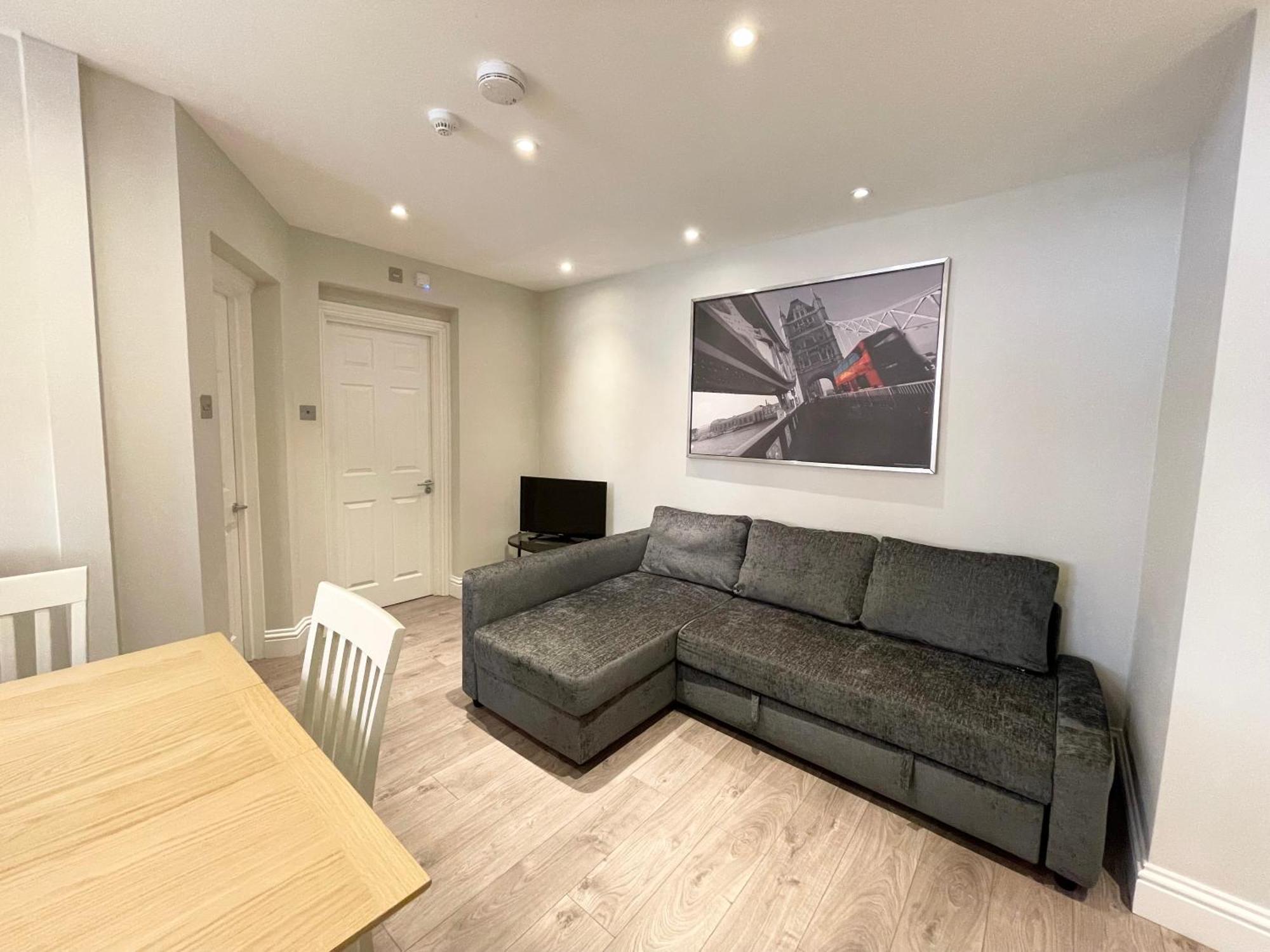 Stylish Apartments In Victoria & Westminster Londra Esterno foto