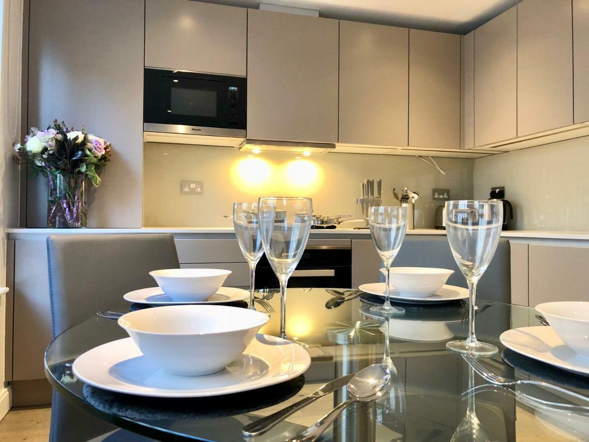 Stylish Apartments In Victoria & Westminster Londra Esterno foto