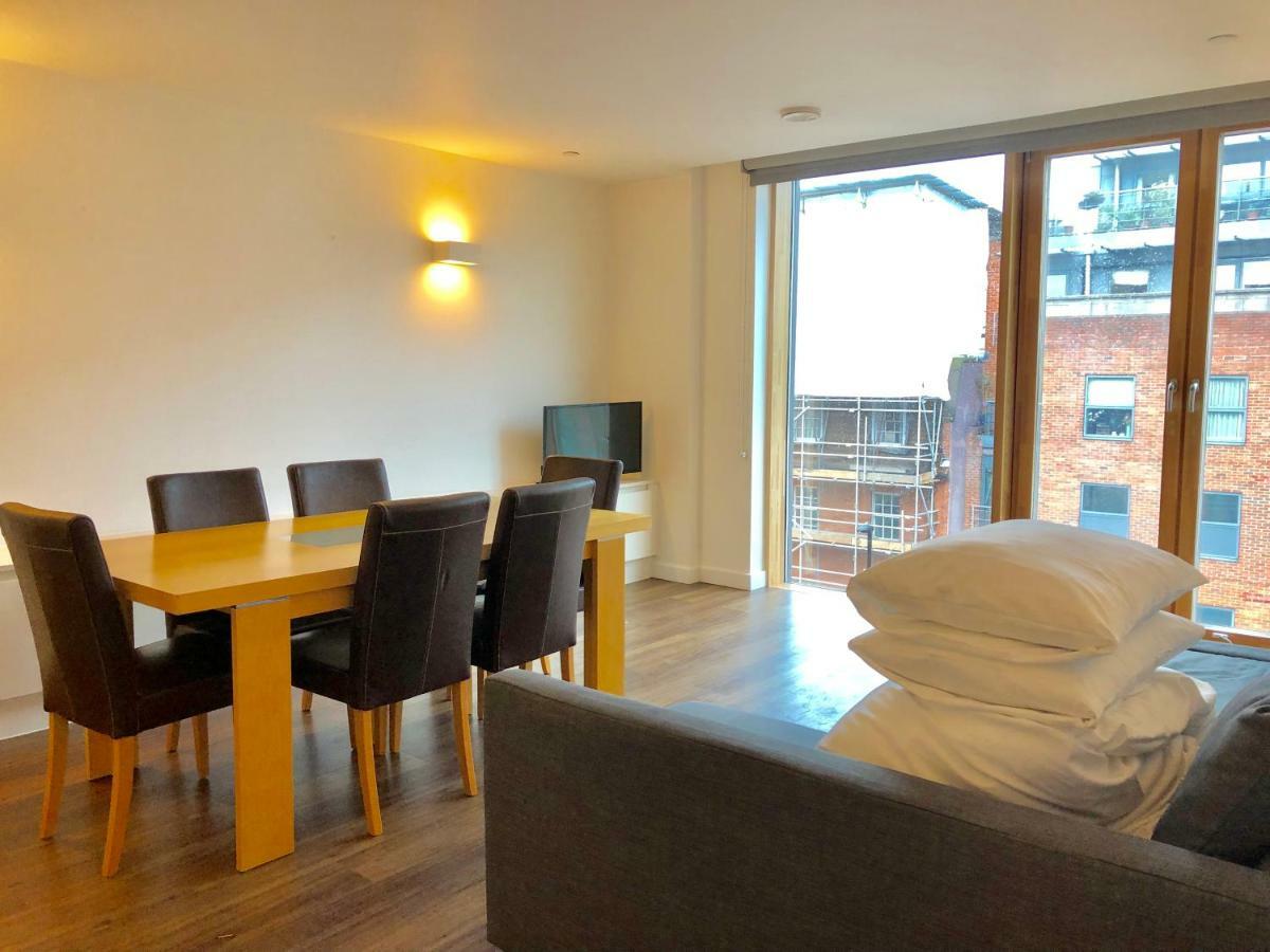 Stylish Apartments In Victoria & Westminster Londra Esterno foto