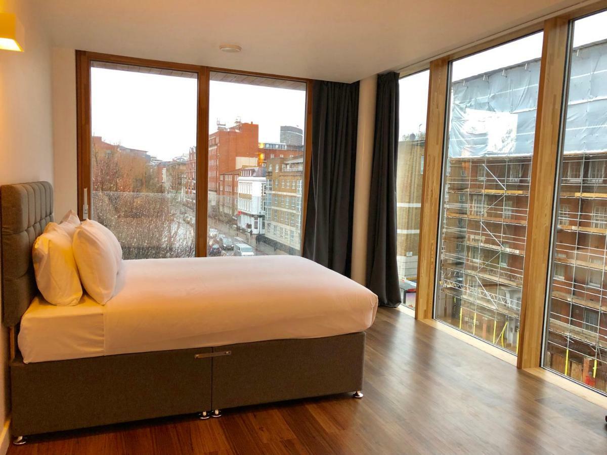 Stylish Apartments In Victoria & Westminster Londra Esterno foto