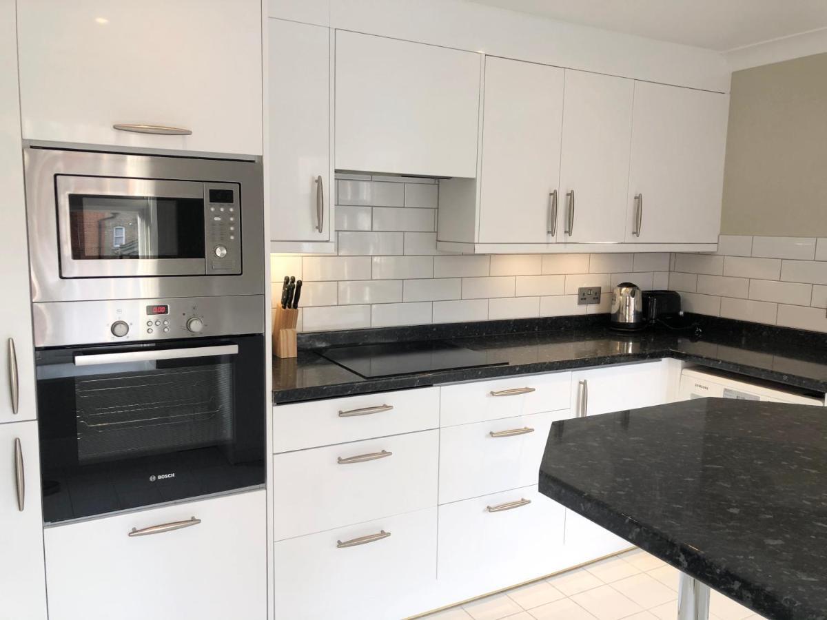 Stylish Apartments In Victoria & Westminster Londra Esterno foto